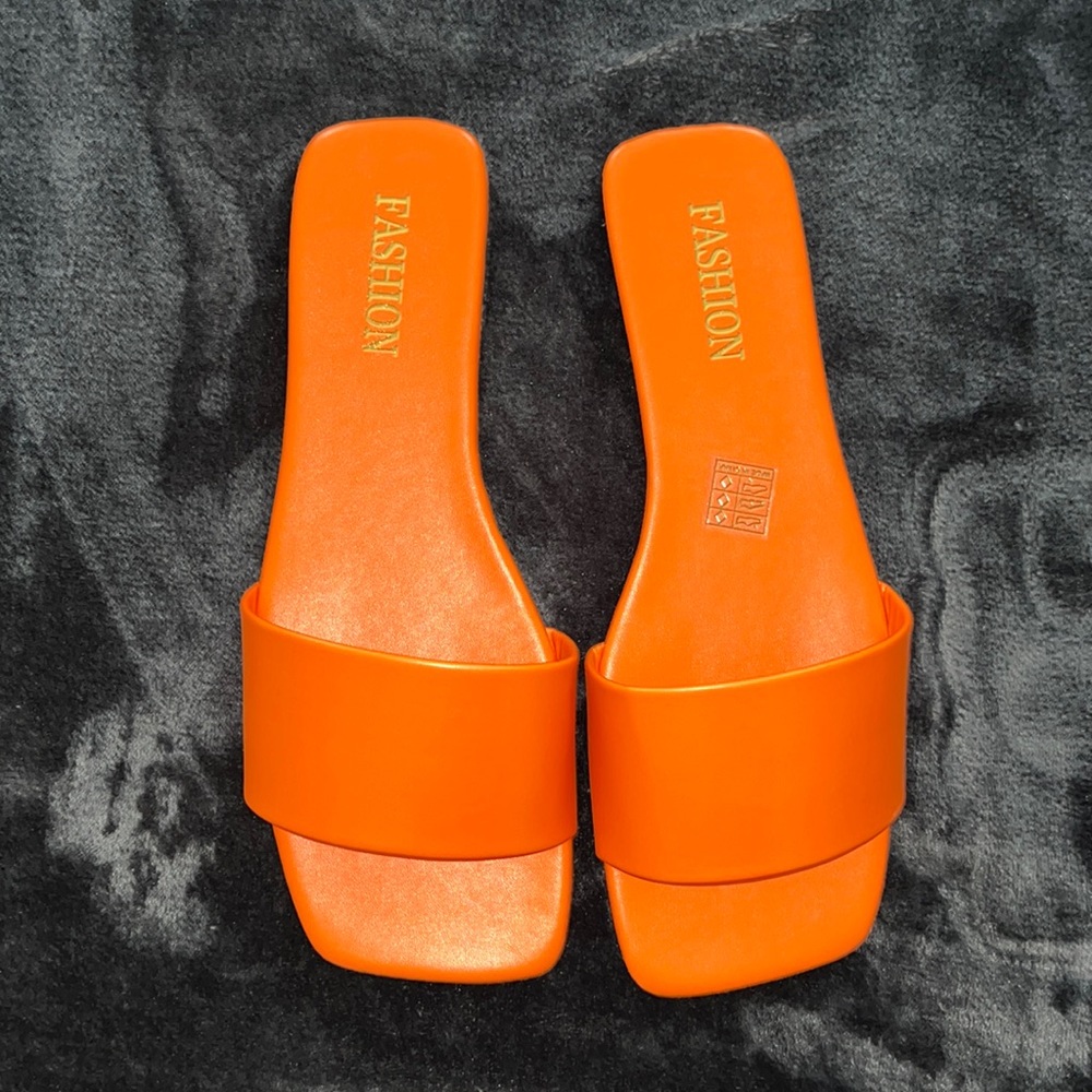 Women’s sandals